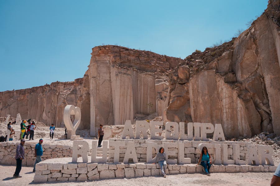 Lee más sobre el artículo Tour Ruta del Sillar y el Cañón de las Culebrillas en Arequipa 2024