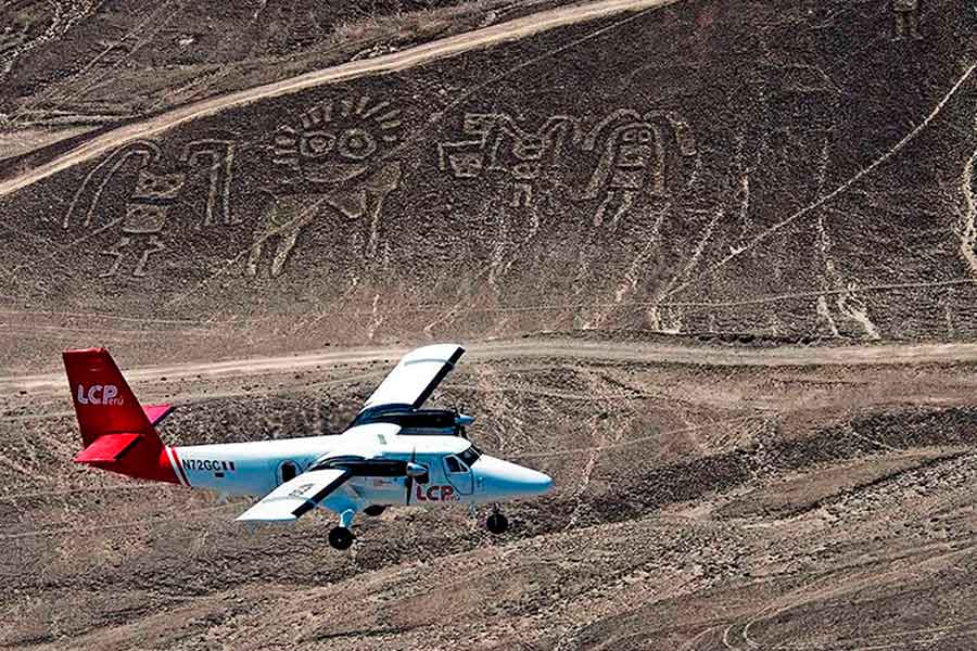 Full Day Lineas de Nazca y el Oasis de Huacachina desde Lima