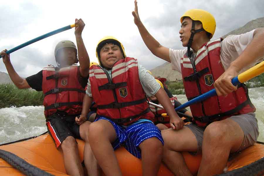 Lee más sobre el artículo Canotaje en el valle de Lunahuana desde Lima