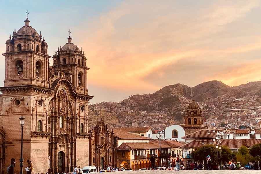 04 Días Perú clásico: City Tour Cusco, Machu Picchu & Paracas y Huacachina