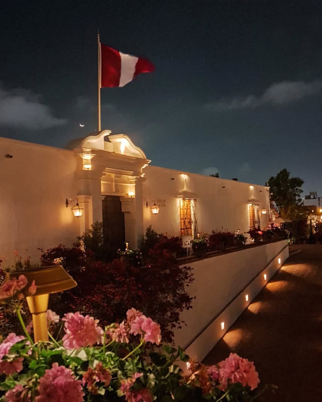 Tour al Museo Larco en Lima con guía local, arte precolombino y jardines coloniales